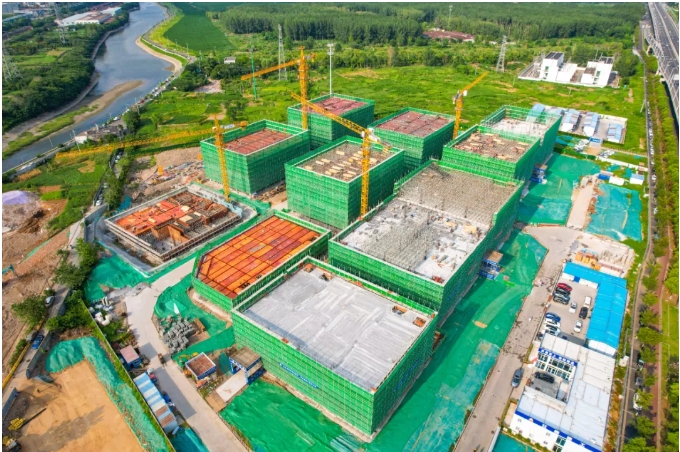 浦仪公路旁，竖起产业新地标